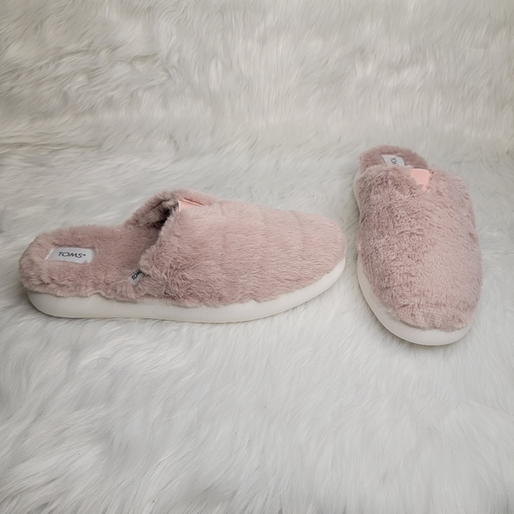 TOMS alpargata mule rose pink faux fur slippers. - Picture 4 of 11